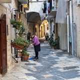 ...� una delle particolarit� del centro storico di Bari...